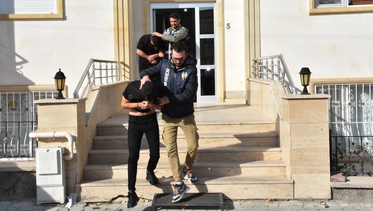 Nevşehir merkezli 6 ilde yasa dışı bahis operasyonu: 15 kişi yakalandı Nevşehir merkezli 6 ilde yasa dışı bahis operasyonu: 15 kişi yakalandı