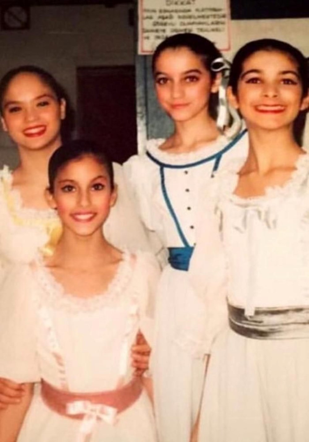 Ayşecan Tatari'den nostaljik kare: 5 sene önce bugün (Ünlülerin çocukluk ve gençlik halleri) - 221