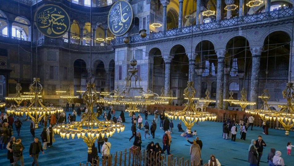 "Bin 488 yıllık mücevher": Ayasofya büyük depreme hazırlanıyor