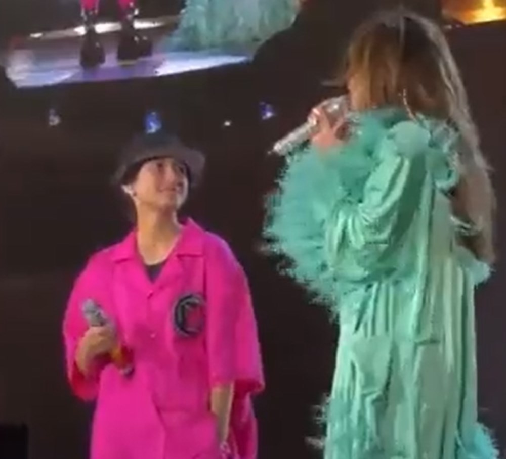 Kızı Emme ile sahneye çıkan Jennifer Lopez, 36 milyon dolar bağış topladı - 3