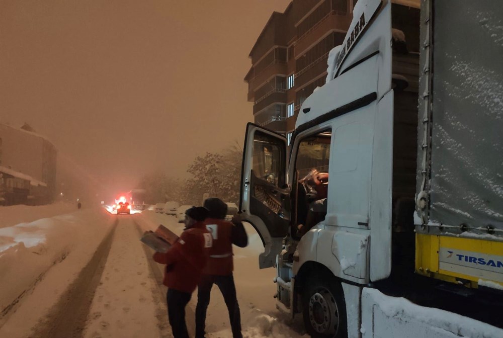 Türkiye buz kesti: Fırtına ve karla mücadelede son durum - 40