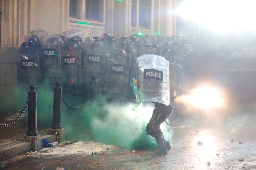 AB kararı Gürcistan'ı karıştırdı: Protesto gösterilerine polisten sert müdahale - 8