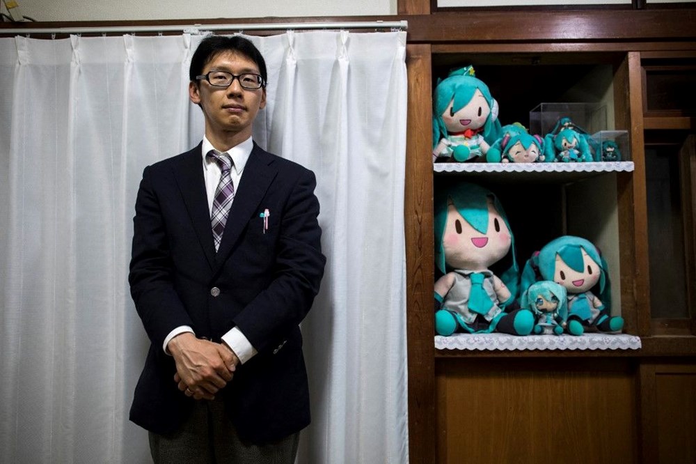 Hologramla evlenen Japon, eiyle artk konuamyor