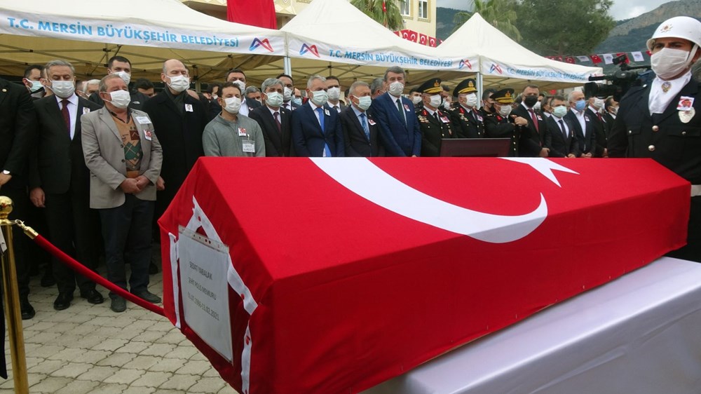 Zeynep Sena, Gara şehidi babası Sedat Yabalak'ı asker selamıyla uğurladı - 2