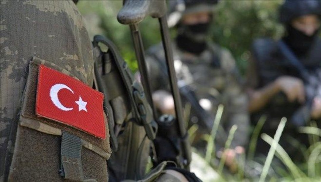 SON DAKİKA:  MSB: Pençe-Kilit operasyonunda Üsteğmen Serkan Erkuş şehit oldu