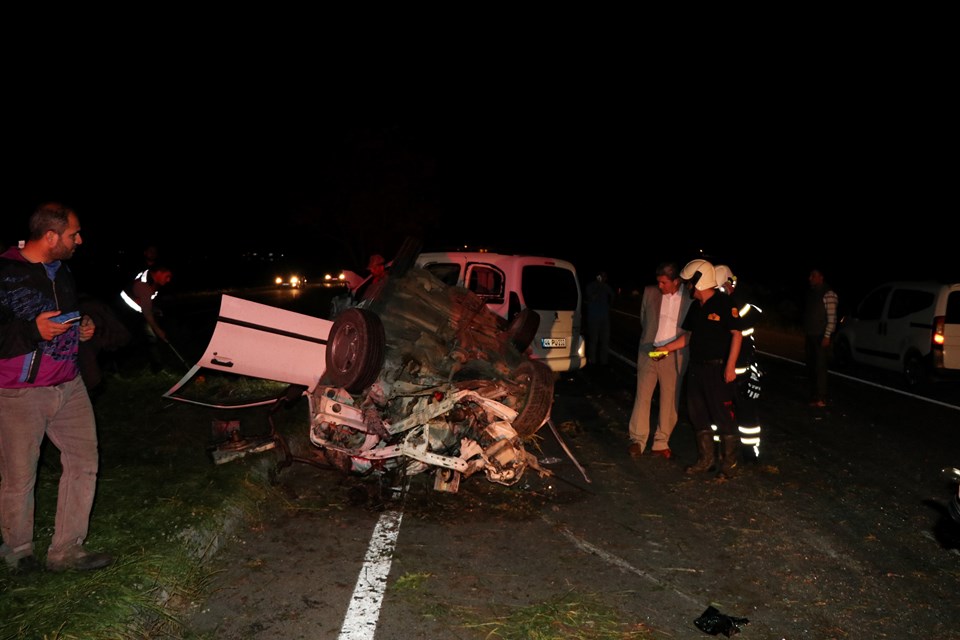 Otomobil ile kamyonet çarpıştı: 1 ölü, 10 yaralı - 1