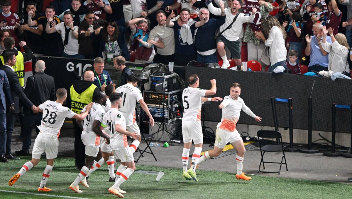 UEFA Avrupa Konferans Ligi kupası West Ham United'ın