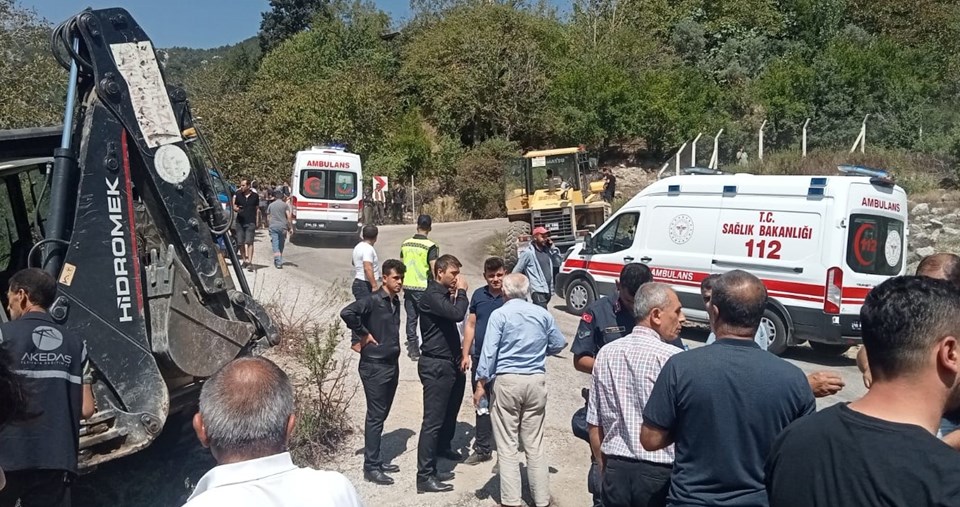 Kahramanmaraş’ta freni boşalan kamyon cenaze namazı kılanların arasına daldı: 5 ölü, 25 yaralı - 3