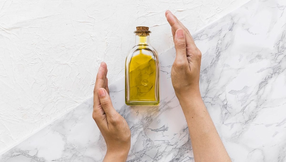Ne elma ne üzüm.... Son yılların en popüler sirkesi buymuş! Bir yemek kaşığı ile günde 2 kez tüketmek iştah kesiyor Ne elma ne üzüm.... Son yılların en popüler sirkesi buymuş! Bir yemek kaşığı ile günde 2 kez tüketmek iştah kesiyor