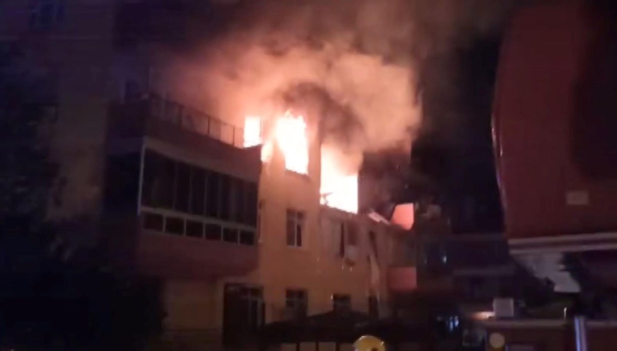 Konya'da dört katlı binada patlama: 12 yaralı