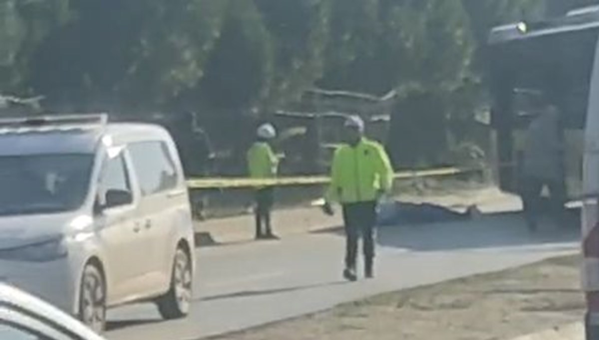 İETT otobüsü yayalara çarptı: Bir ölü, bir yaralı İETT otobüsü yayalara çarptı: Bir ölü, bir yaralı