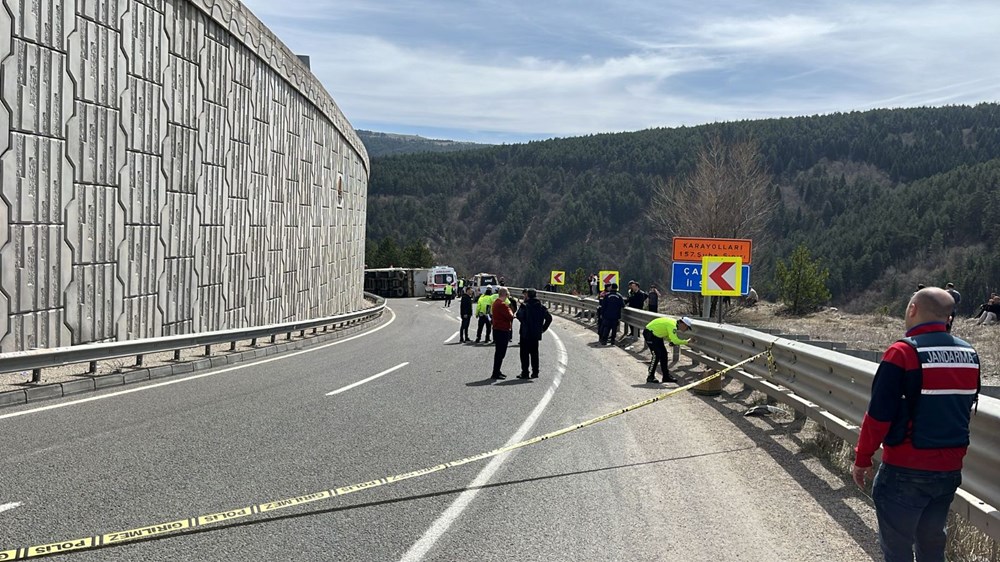 Çankırı'da katliam gibi kaza: 4 ölü, 2'si polis 3 yaralı - 2