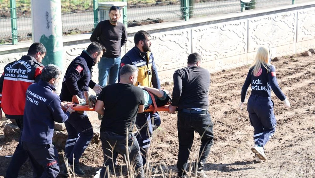 Rehabilitasyon merkezi servisi takla attı: 4'ü çocuk 9 yaralı Rehabilitasyon merkezi servisi takla attı: 4'ü çocuk 9 yaralı