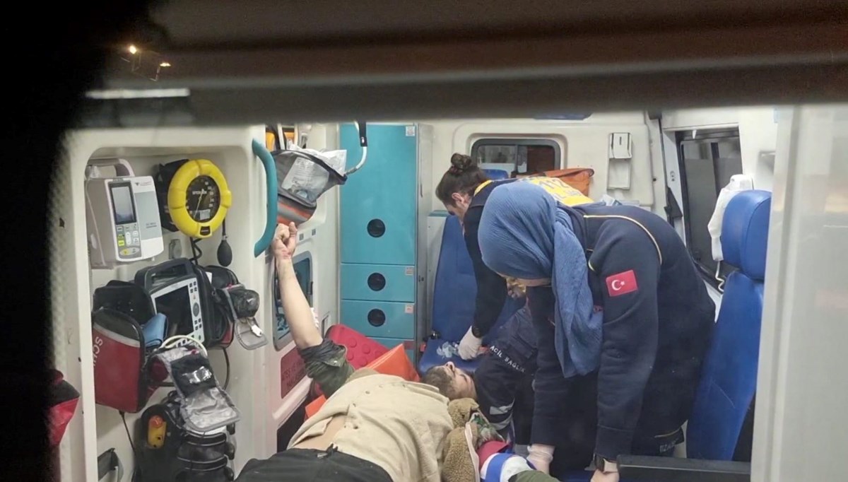 Ümraniye’de pompalı tüfekle rastgele ateş açıldı: 1 yaralı Ümraniye’de pompalı tüfekle rastgele ateş açıldı: 1 yaralı