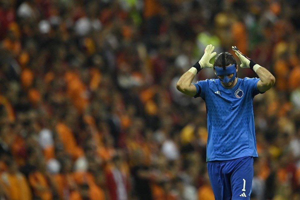Galatasaray maçı sonrası Kopenhag kalecisi Grabara'nın eşine tehdit mesajları - 1