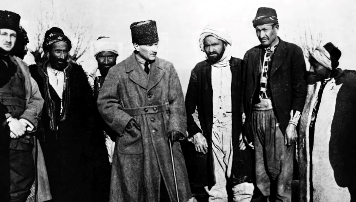 10 Kasım mesajları ve Atatürk fotoğrafları: Ulu Önder Atatürk 'ün vefatının üzerinden 86 yıl geçti