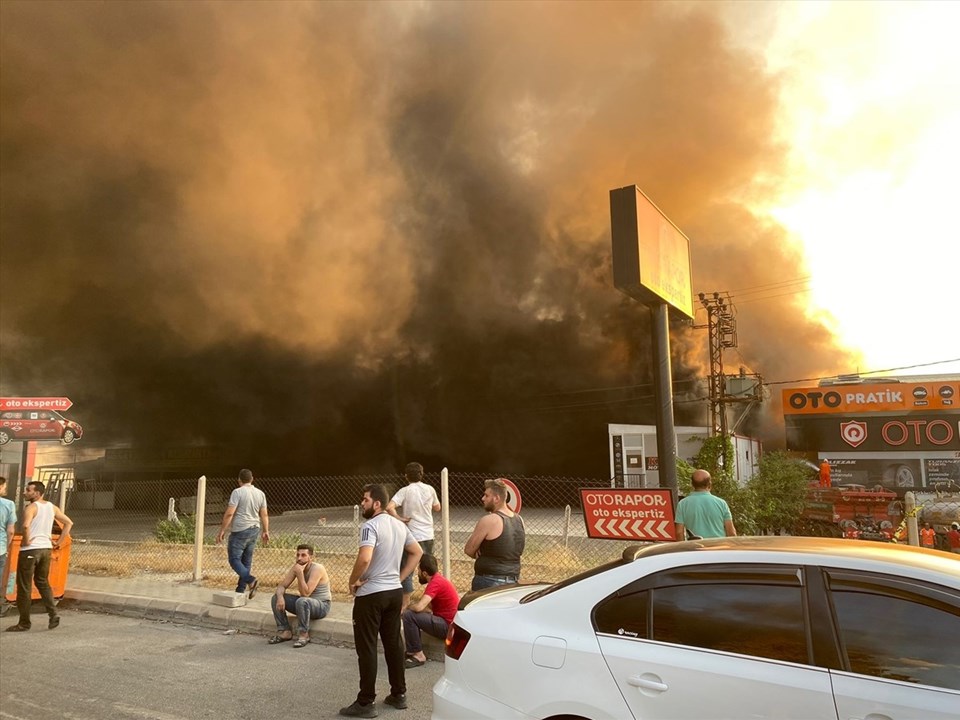 Kahramanmaraş'ta tekstil fabrikasında yangın - 1