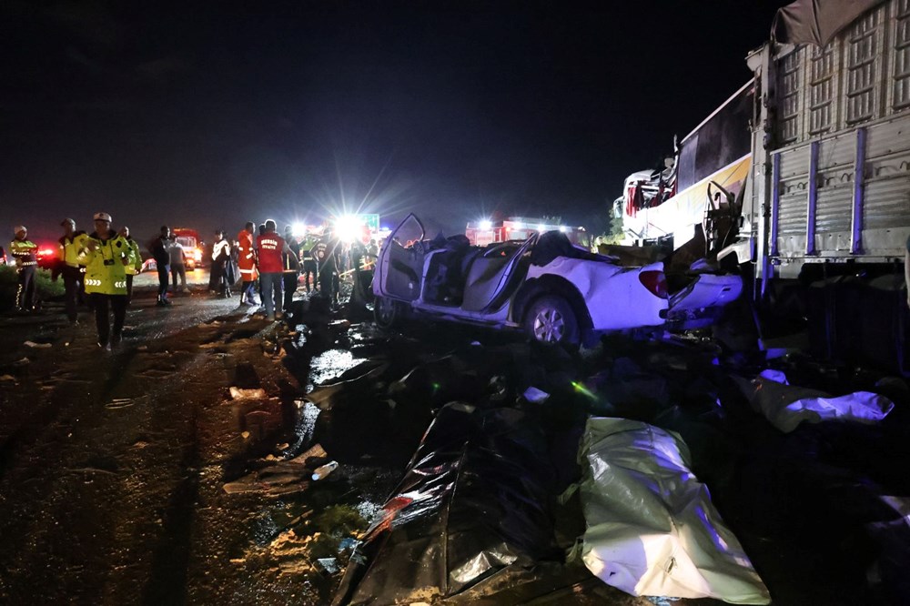 Mersin'de zincirleme trafik kazası: 10 ölü, 40 yaralı - 12