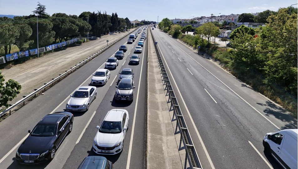 Tekirdağ-İstanbul yolunda tatil dönüşü yoğunluğu