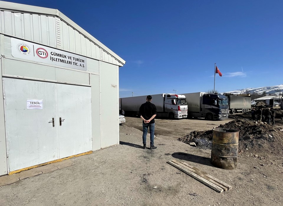 Türkgözü Sınır Kapısı yeniden yolcu trafiğine kapatıldı - 1