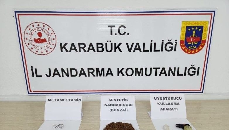 Üzerlerinde uyuşturucu çıkan 3 kişi gözaltına alındı