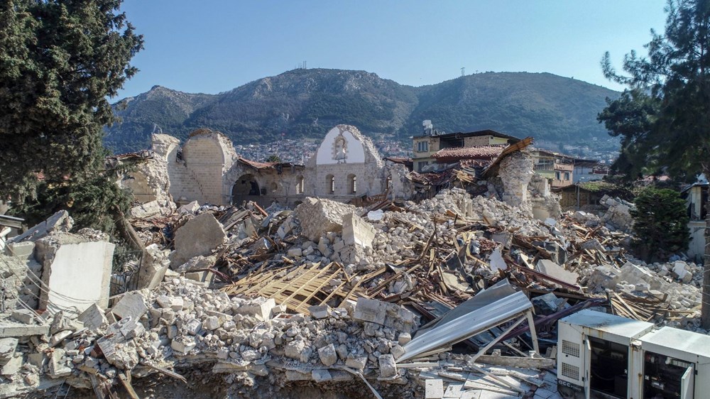 Depremler tarihi yapılara da büyük zarar verdi - 36