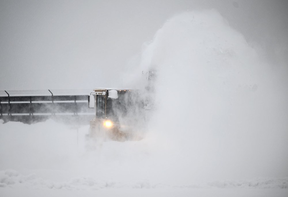 ABD'de hayat durdu: Kar fırtınası hava ve kara trafiğini felç etti - 12