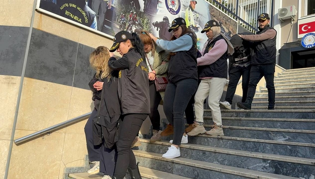 İstanbul’da üç Cezayirli, bir Faslıyı dolandırdı: Dört gözaltı İstanbul’da üç Cezayirli, bir Faslıyı dolandırdı: Dört gözaltı
