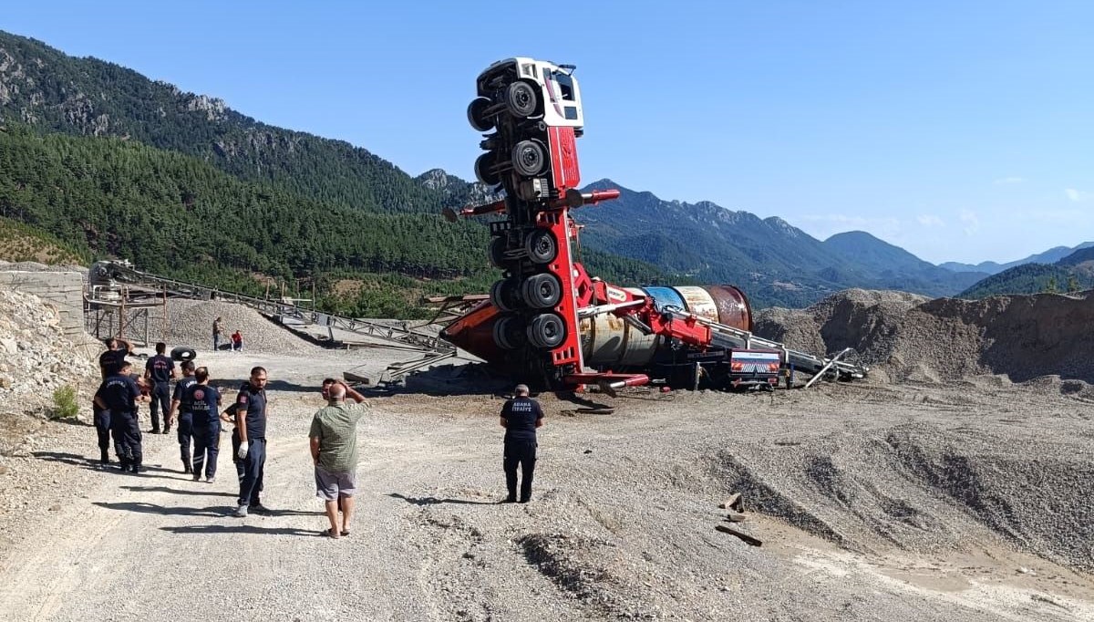 Devrilen vincin altında kalan operatör öldü