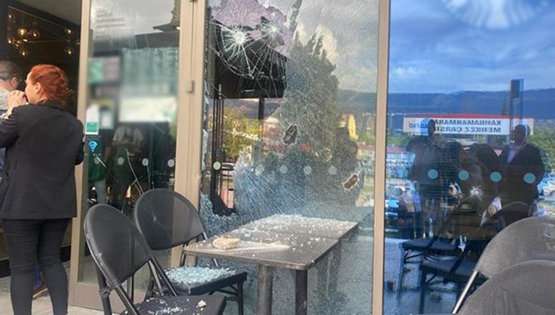 Kahramanmaraş’ta ünlü kahve zincirine taşlı silahlı saldırı: 1 yaralı