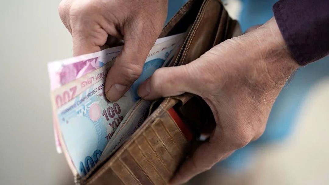 Benzin, sigara, alkol... Hepsine yarın zam geliyor