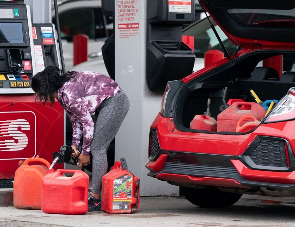 ABD'de petrol sıkıntısı: Benzini poşete koymayın uyarısı yapıldı - 1