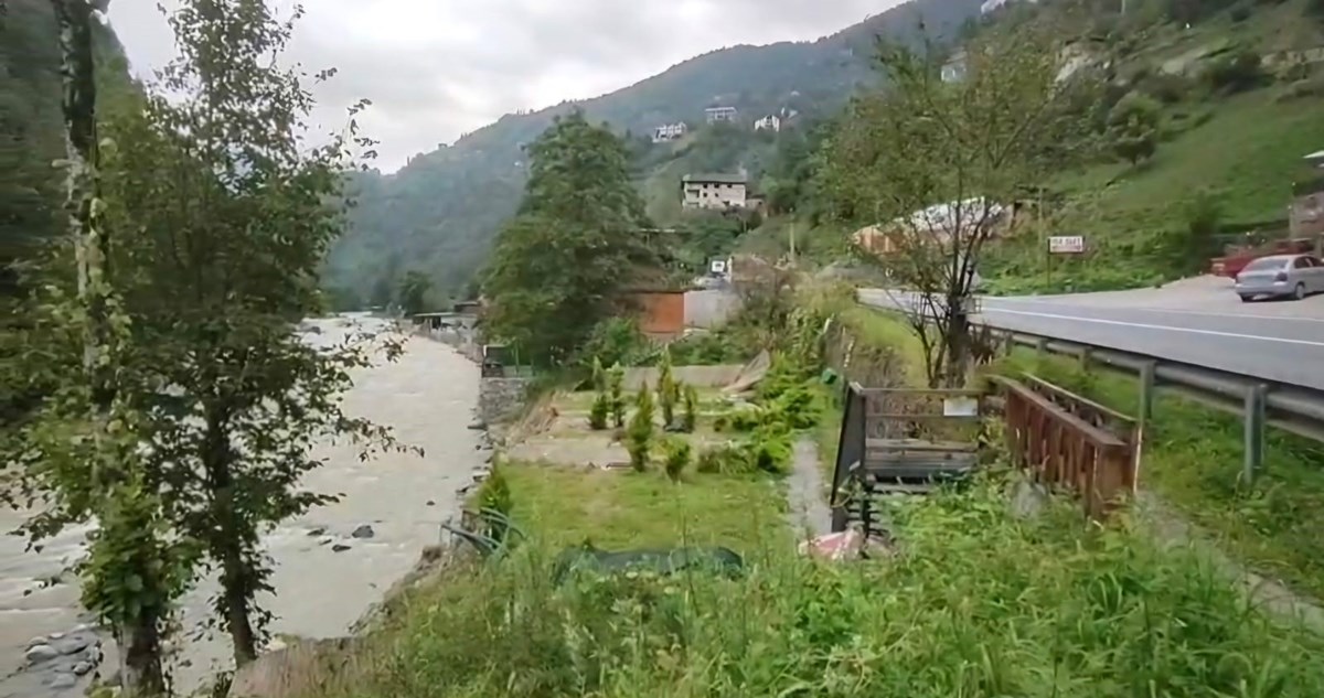 DSİ ile Çevre, Şehircilik ve İklim Değişikliği İl Müdürlüğü ekipleri, bölgede incelemelerini sürdürüyor.