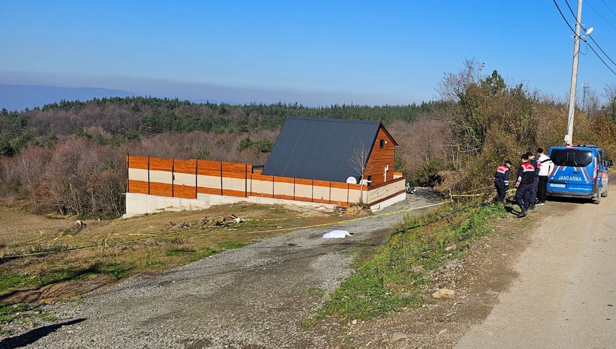 Emekli polis tartıştığı kardeşini öldürdü Emekli polis tartıştığı kardeşini öldürdü