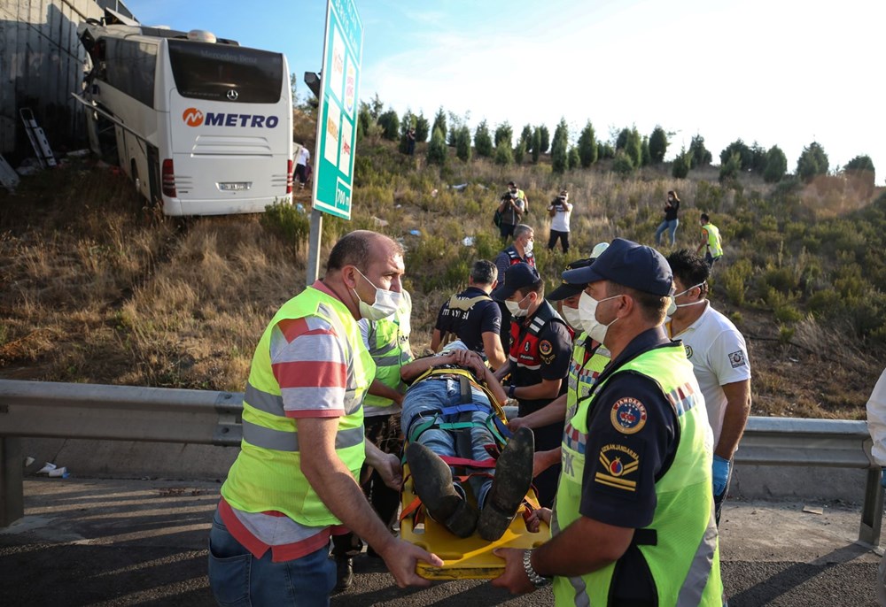 Kuzey Marmara Otoyolu'nda otobüs yoldan çıktı: 5 ölü, 25 yaralı - 10