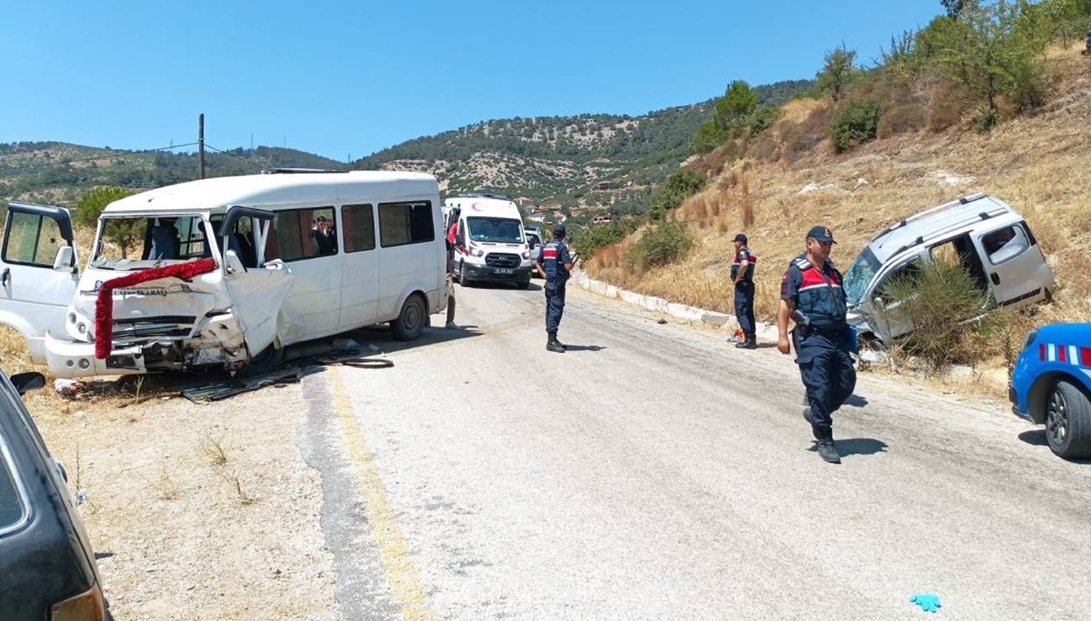 İşçileri taşıyan minibüs kaza yaptı