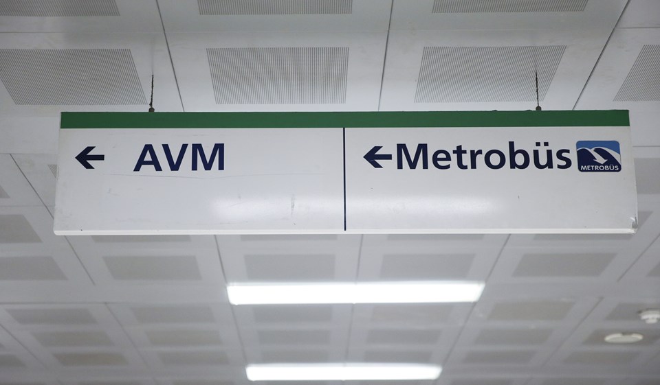 Şişli metrosundaki Trump AVM yönlendirme tabelaları kaldırıldı - 2