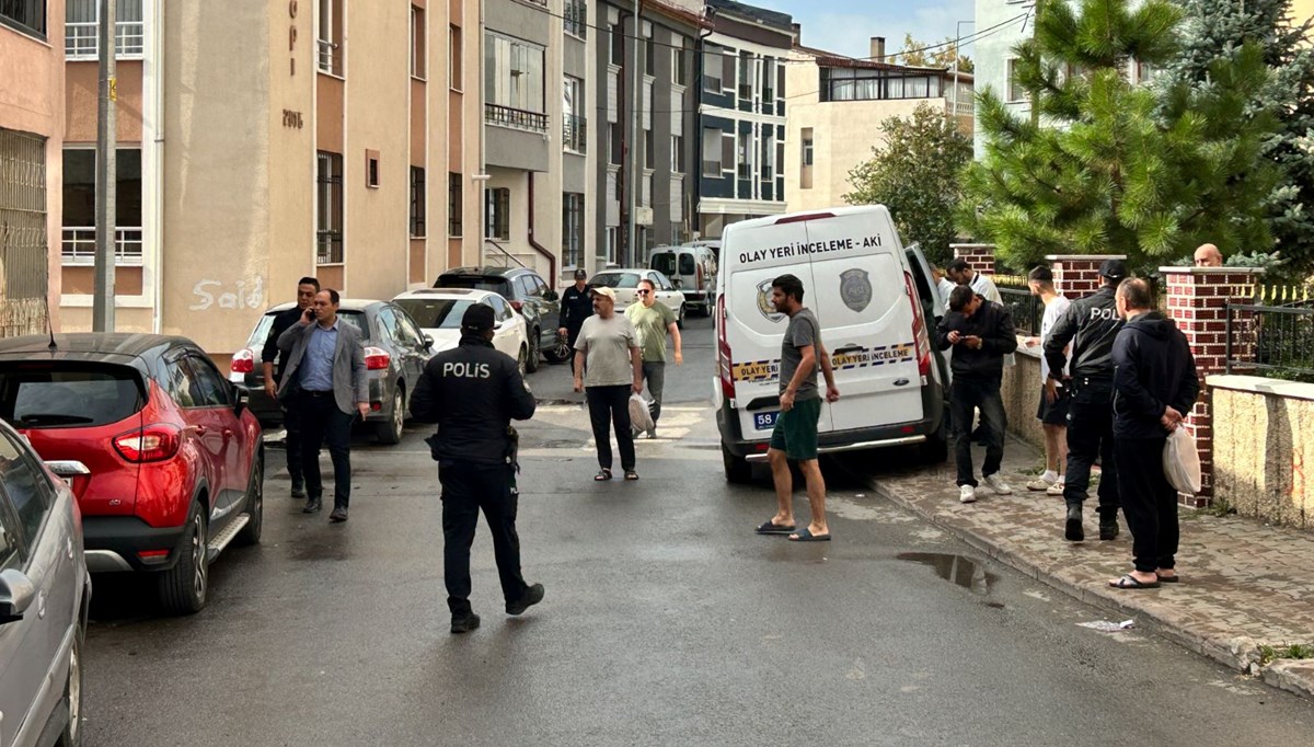 80 yaşındaki adam kedi yüzünden dehşet saçtı: 2 kişiyi yaraladı 80 yaşındaki adam kedi yüzünden dehşet saçtı: 2 kişiyi yaraladı