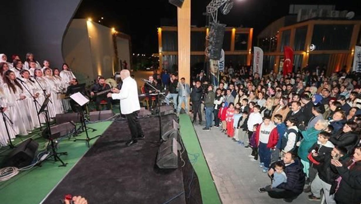 Antakya Medeniyetler Korosu konser verdi