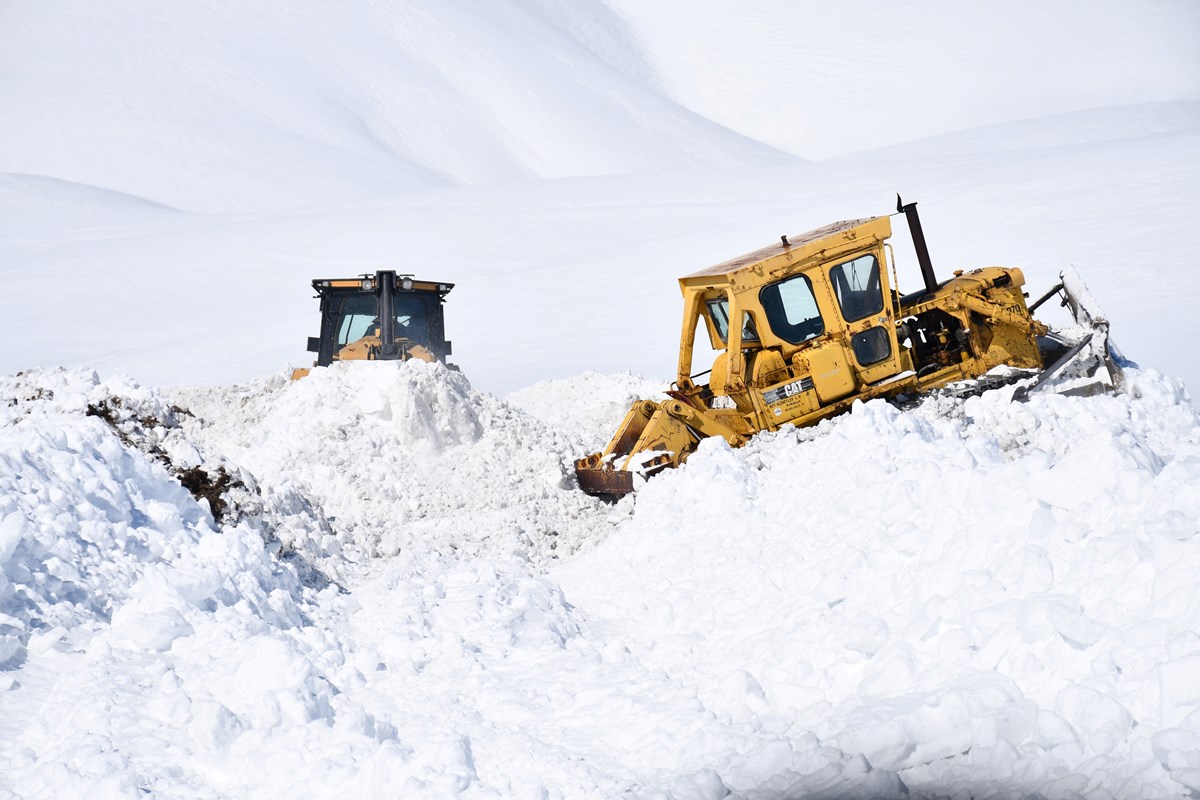 Beytüşşebap'ta 3 metrelik karla mücadele
