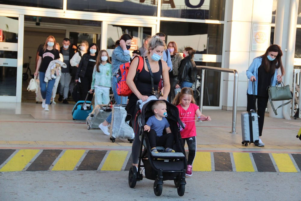 Kapılar açıldı, Ruslar akın akın geliyorlar! Rusya'dan hava trafiği yüzde 45 arttı - 32