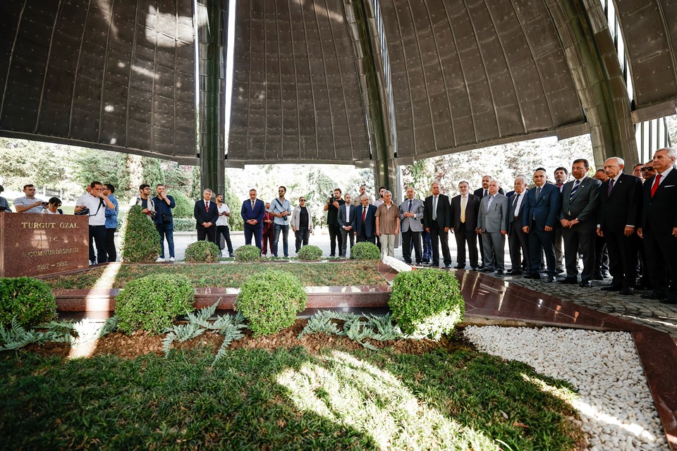 Kılıçdaroğlu'ndan Özal ve Menderes'in anıt mezarlarına ziyaret - 2