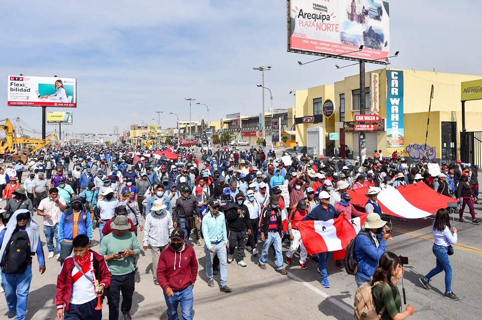 Peru'da hükümet karşıtı protestolar: Can kaybı 43'e yükseldi - 1