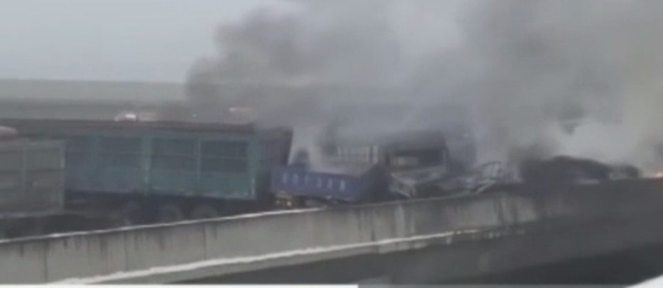 Çin’de 43 aracın karıştığı trafik kazasında 3 kişi öldü - 1