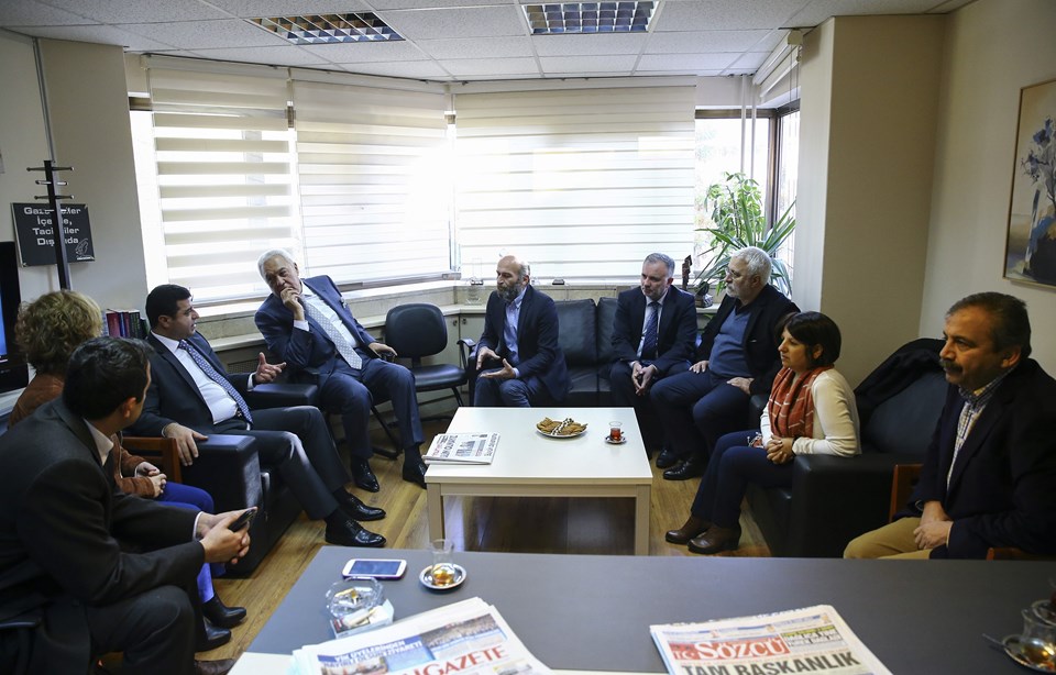 Cumhuriyet  Gazetesi İcra Kurulu Başkanı Akın Atalay hakkında yakalama kararı - 7