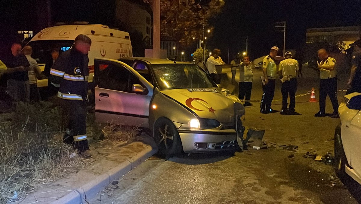 Eskişehir'deki trafik kazasında 1 kişi hayatını kaybetti, 5 kişi yaralandı Eskişehir'deki trafik kazasında 1 kişi hayatını kaybetti, 5 kişi yaralandı