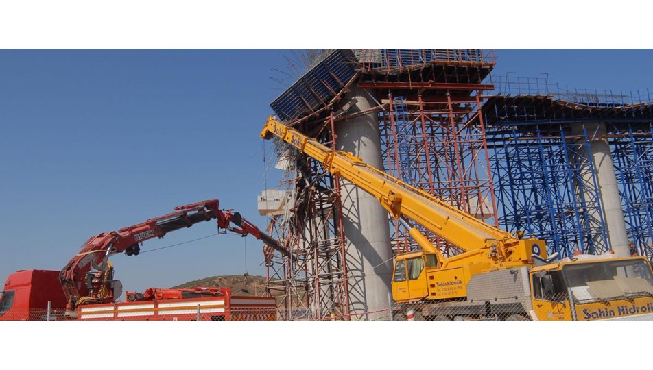 Menemen'de 4 işçinin canına mal olan iskele kusurlu çıktı