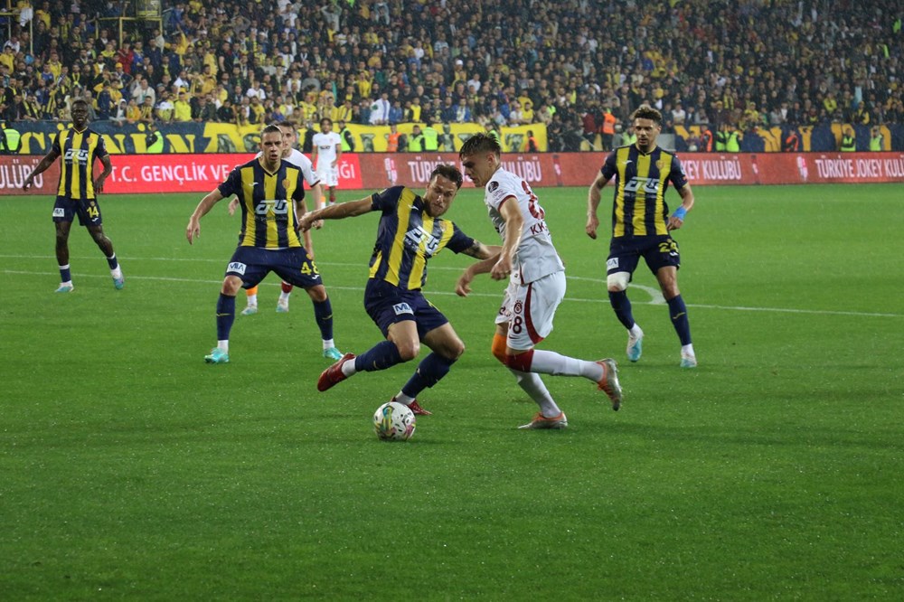 Süper Lig'de 2022-2023 sezonu şampiyonu Galatasaray - 4