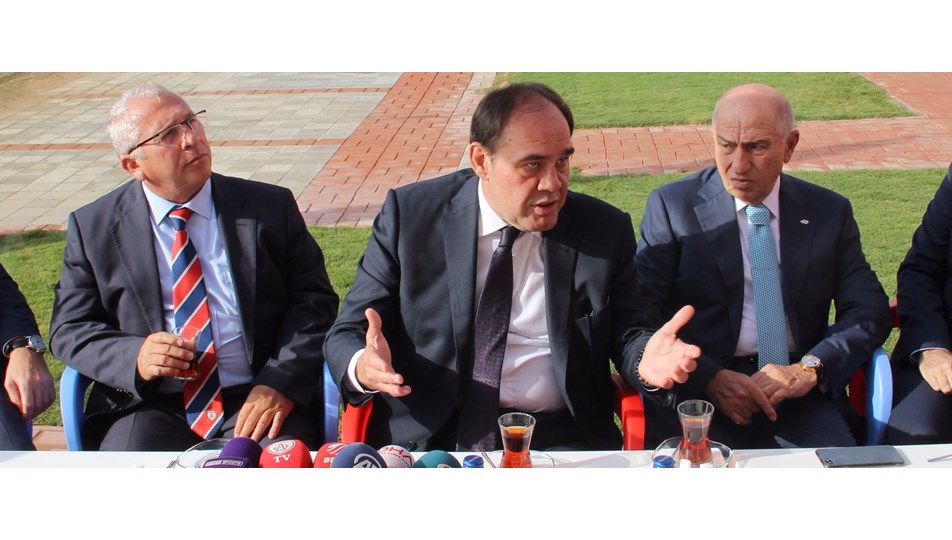 Yıldırım Demirören: 11 yerine 8 yabancıyla sahalara çıkılsın