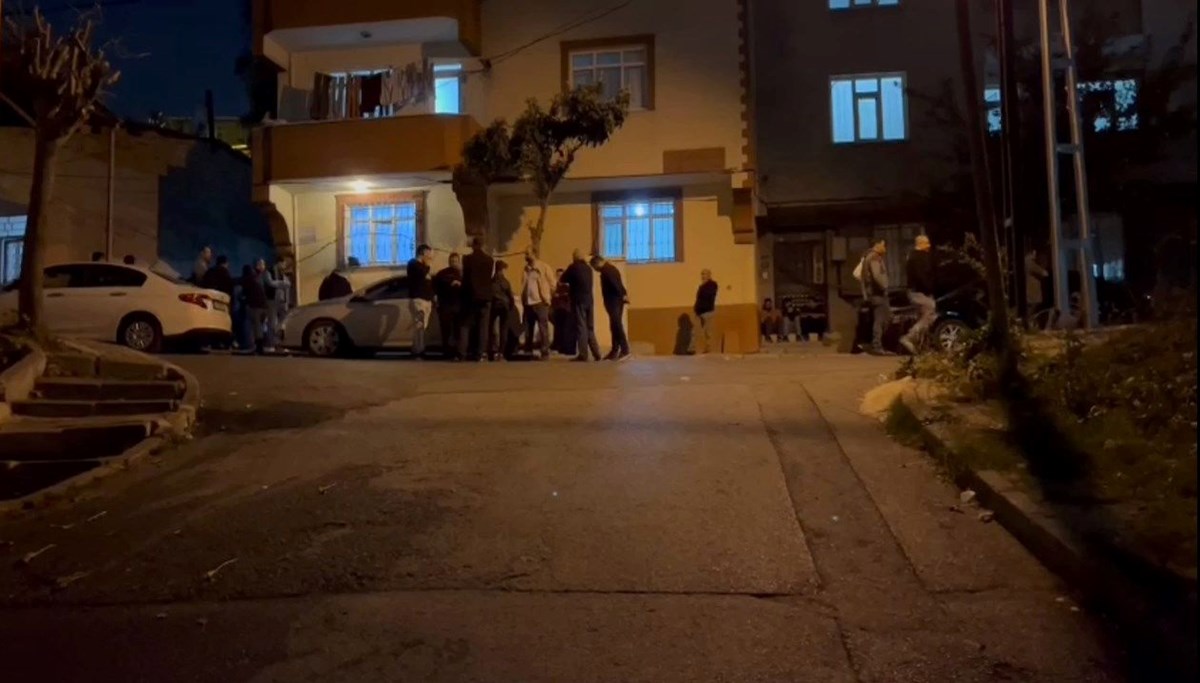 Avcılar'da 3 yaşındaki kız çocuğu servis aracının altında kalarak hayatını kaybetti Avcılar'da 3 yaşındaki kız çocuğu servis aracının altında kalarak hayatını kaybetti